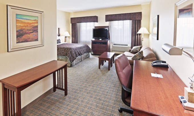 Central Oklahoma City Apartment | Studio | Free Breakfast + Pool