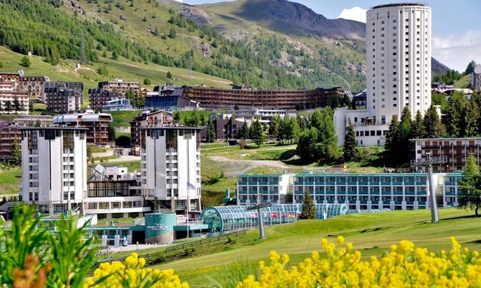 Sestriere Apartment | Studio Genzianella Ski In-ski Out 100m
