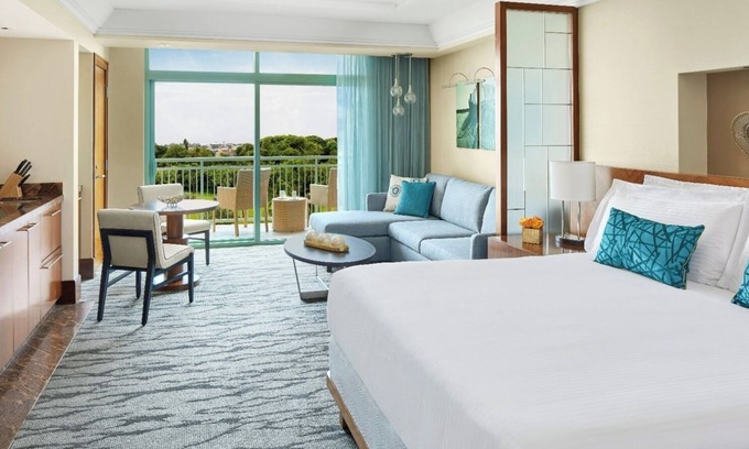 Paradise Island Apartment | Studio Harbor View - 2 Queens or 1 King bed - 523 Sq Ft - Max Occ: 4 Guests