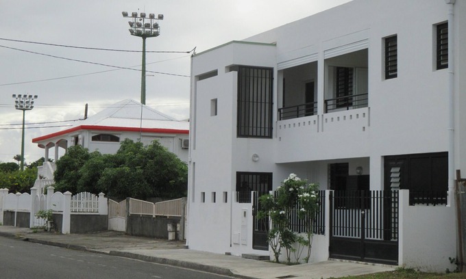 Port-Louis Apartment | studio in a character house comtemporaire
