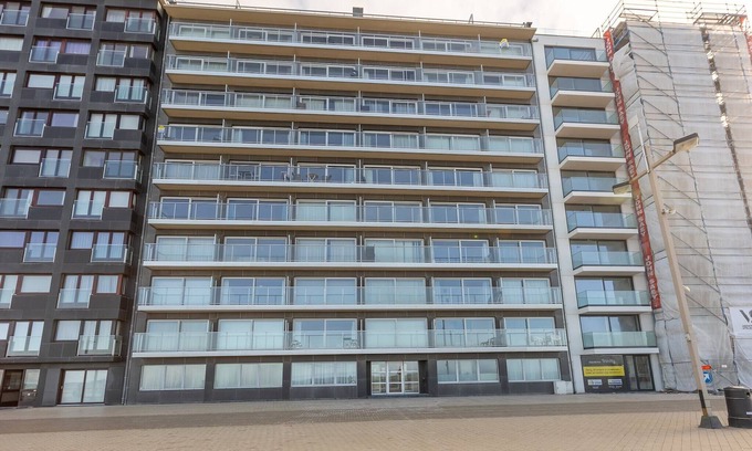 Middelkerke Apartment | Studio in Ostend with Sea View