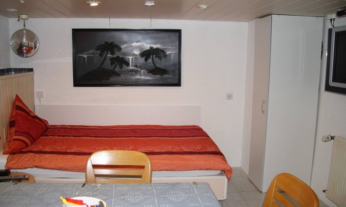 Weil am Rhein Apartment | Studio 'Jülich' with Private Terrace, Shared Garden and Wi-Fi