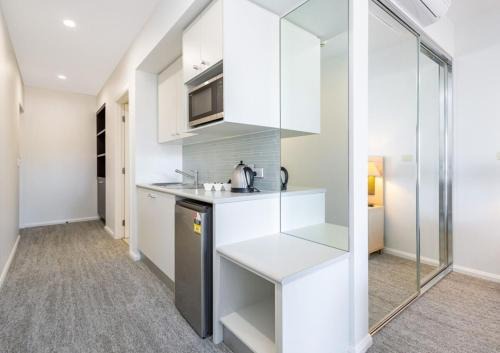 Salamander Bay Apartment | Studio Lagoon Apartment