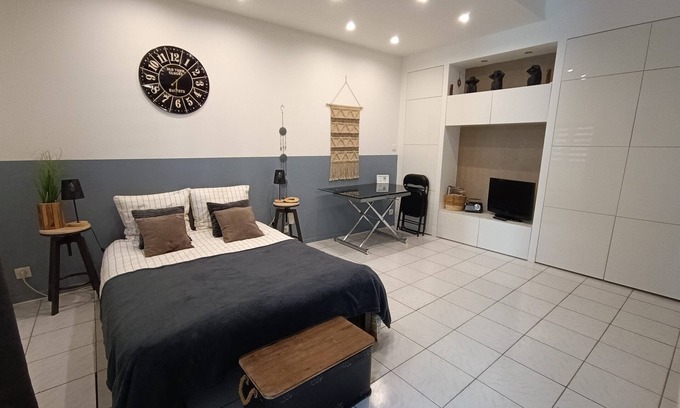 Marseillan Apartment | Studio LE COLONEL, in the heart💖of the beautiful village of Marseillan