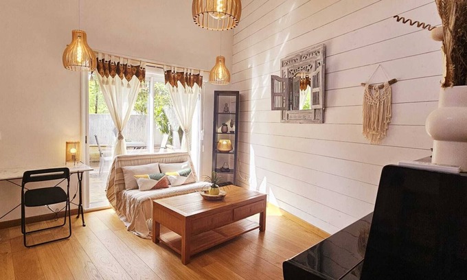 Benesse-Maremne Apartment | Studio Loft with mezzanine, swimming pool and upright piano