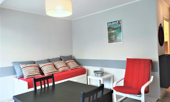 Aix-les-Bains City Center Apartment | Studio moderne à Aix-les-Bains, proche centre-ville et Thermes, avec balcon et fibre optique ! - FR-1-555-37