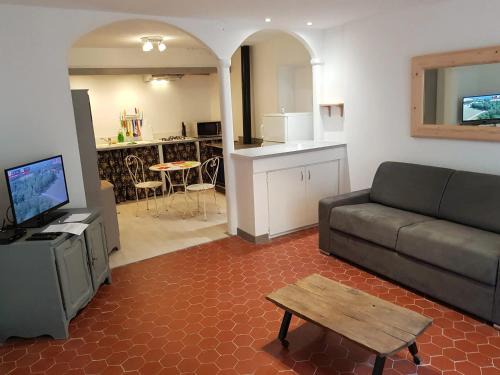 Montagnac-Montpezat Apartment | Studio moderne à Montagnac-Montpezat - 32 m² tranquille