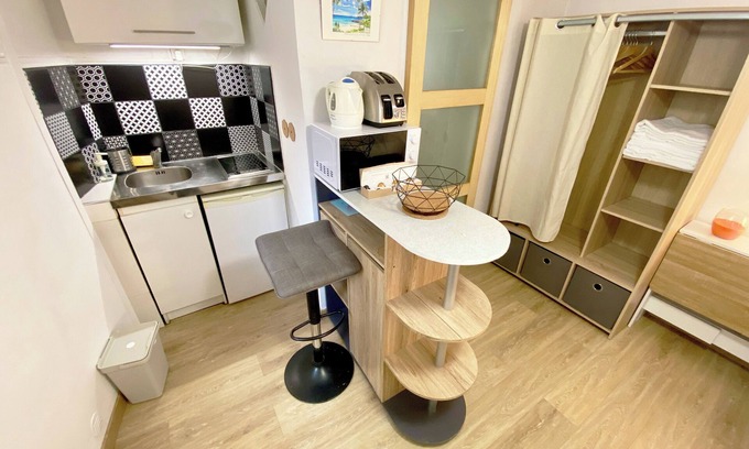 Les Arceaux Apartment | Studio near the city center