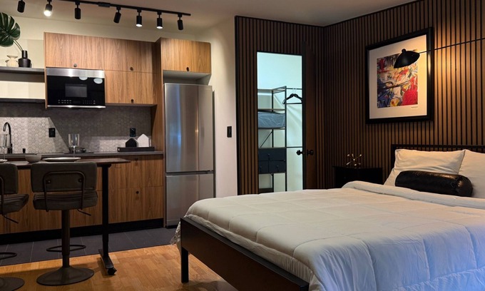 Miami Shores Apartment | Studio NERO in vibrant Miami