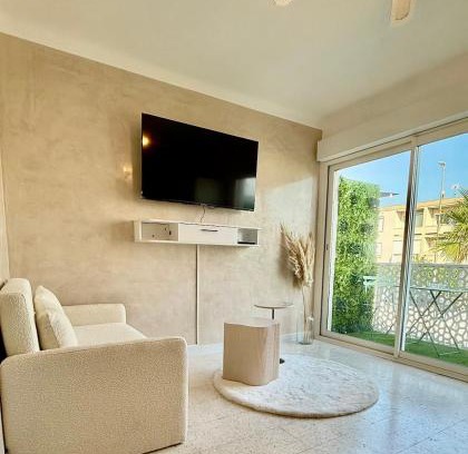 Palavas-les-Flots Apartment | Studio Plage à 30m, Parking & Clim