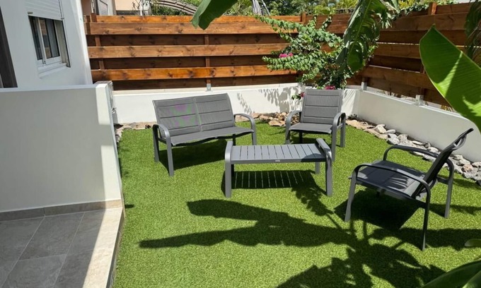 La Saline Les Bains Apartment | Studio