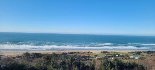 Cloverdale Apartment | Studio Retreat Outside Neskowin for up to 2 Guests