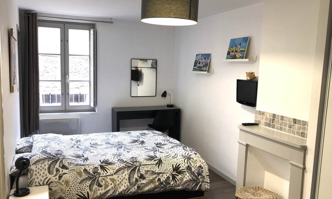 Cahors Old Town Apartment | Studio rue Donzelle 2nd floor