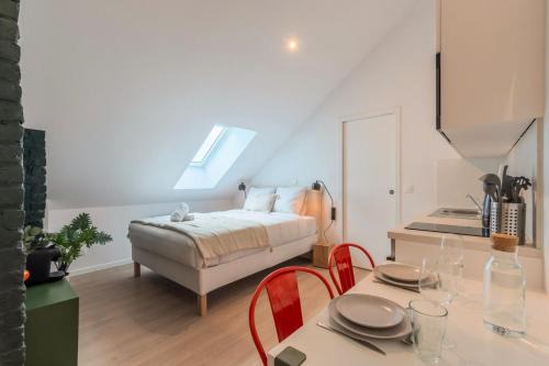Annappes Apartment | Studio sous les combles côté cour, parking gratuit