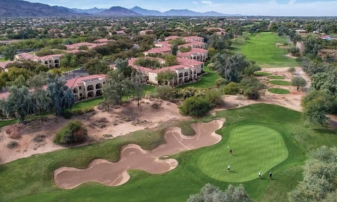 South Mountain Condo | Studio Stunning Pools & Golf!