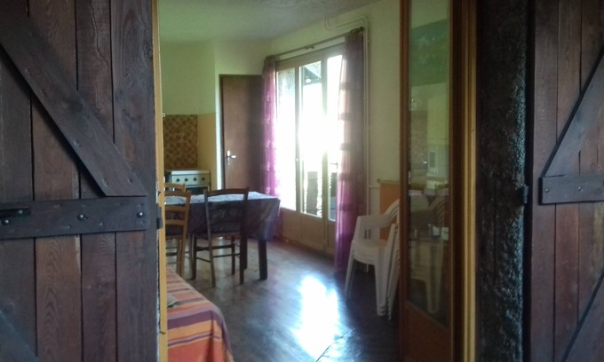 Embrun Apartment | Studios in chalets with private parking.