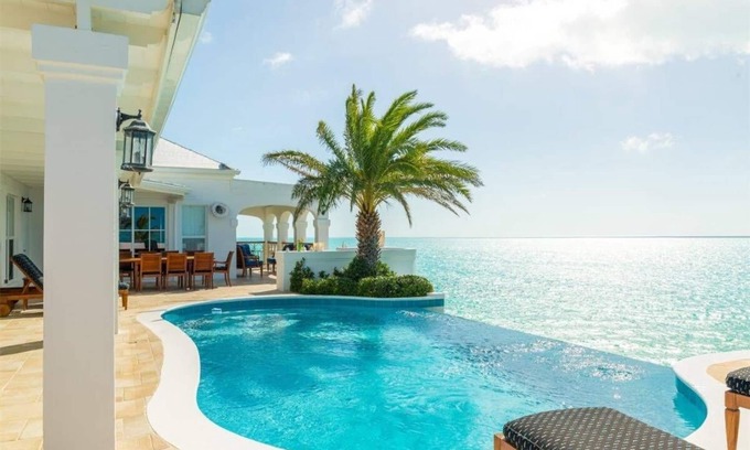 Providenciales Villa | STUNNING OCEANFRONT VACATION VILLA - TOP NOTCH VILLA