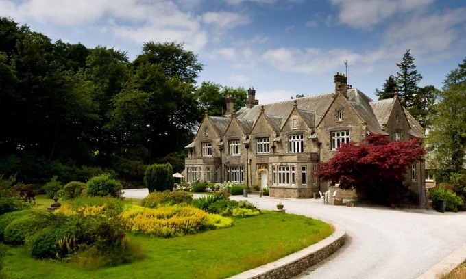 Kendal Apartment | Stunning 2 bedroom apartment set in large Victorian house