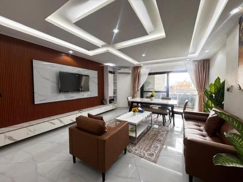 Yof Apartment | Stunning 2 Bedroom Apartment Overlooking the Ocean
