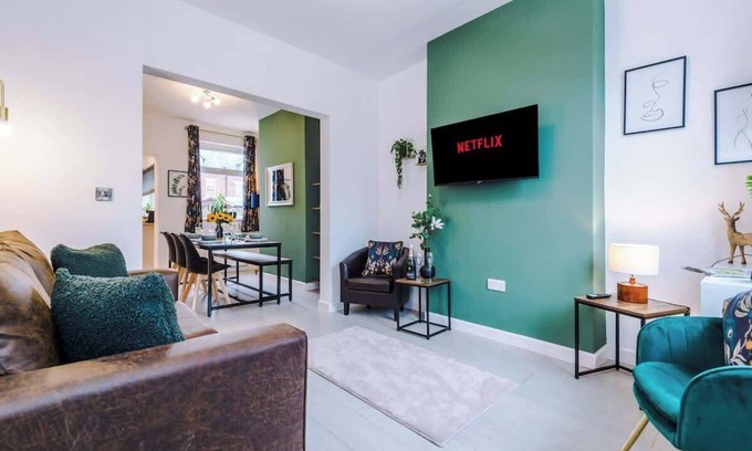Nantwich House | Stunning 3-bed house, amazing location, sleeps 5!