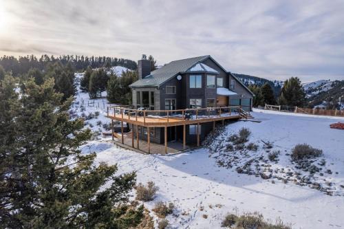 Livingston House | Stunning 360 Views on 20 Acres-Near Bozeman & YNP!