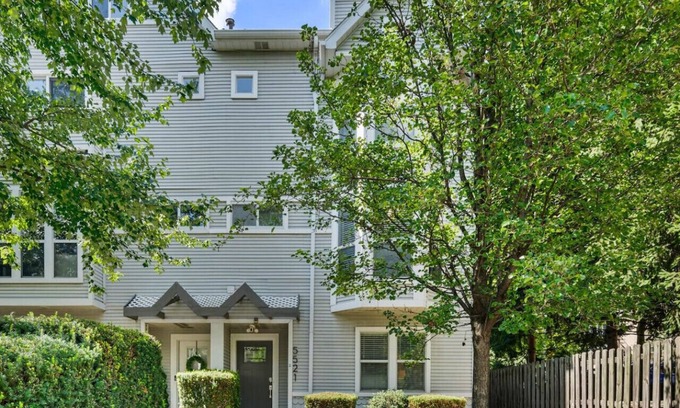 Shadyside House | Stunning 4-story Home | Sauna | Parking | Walkable