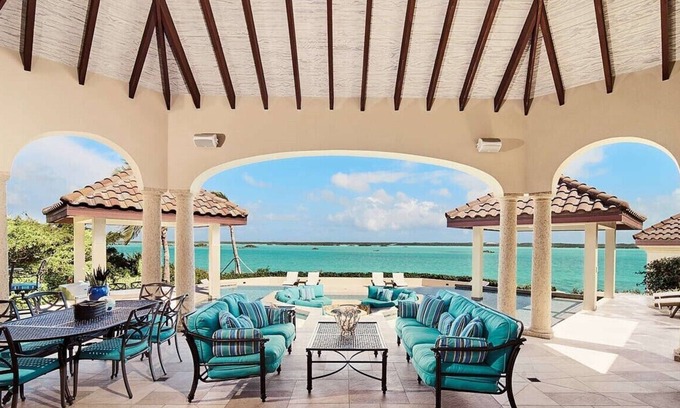 Ocean Point Villa | Stunning 6 BR Waterfront Oasis
