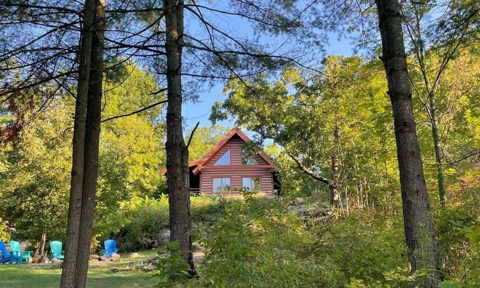Centre Hastings Cottage | Stunning All Season Log Home on Moira Lake