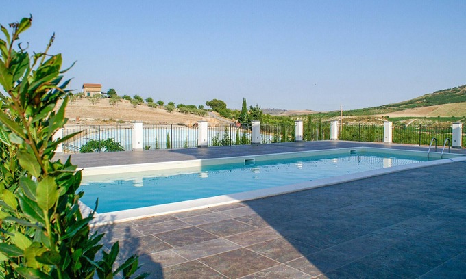 Mazzarino Apartment | Stunning apartment in Mazzarino