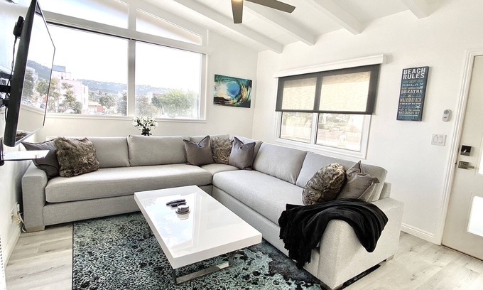 South Redondo Apartment | Stunning Beach Pad in Heart of Town - 2blks to Beach