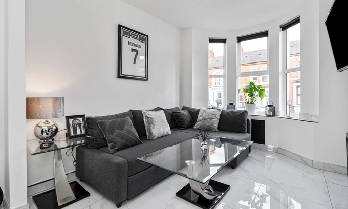 Queens Quarter House | Stunning Belfast City Home