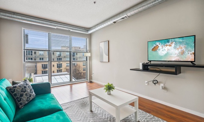 Mill District Hotel | Stunning CozySuites 2BR Mill District w/pool #02