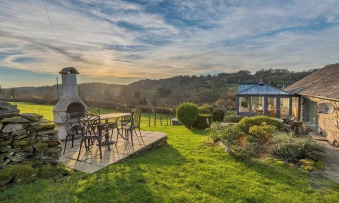 Kendal Other | Stunning Farmhouse and Bungalow in the Lake District in a beautiful setting