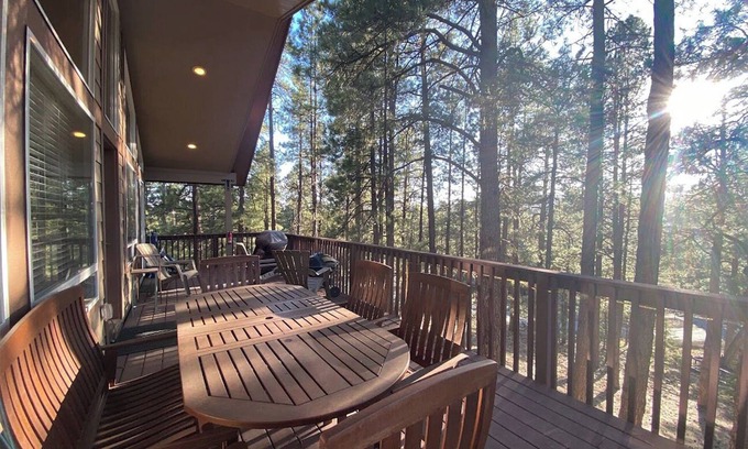 Kachina Village Cabin | Stunning Forest Views, Quiet street 4 bed/4 bath,