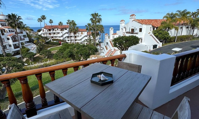 Avalon Condo | Stunning Hamilton Cove Condo with 6 Seat Golf Cart