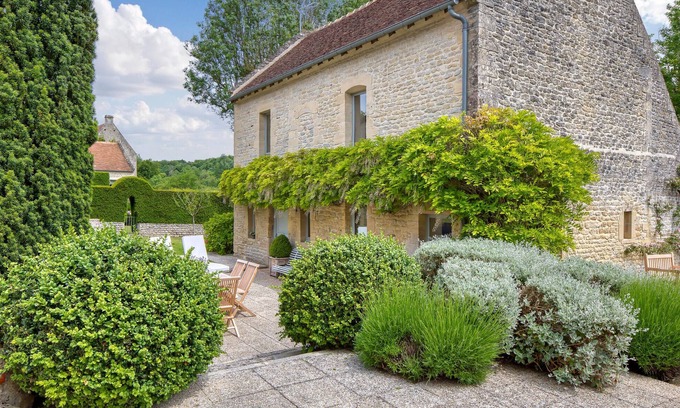 Fontaine-Henry House | Stunning home in Fontaine-Henry