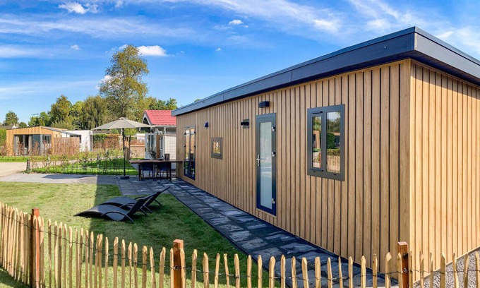 Heinkenszand House | Stunning home in Heinkenszand with WiFi