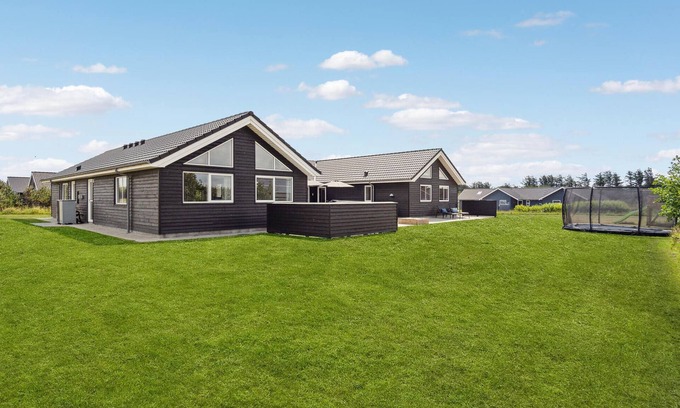 Nr. Lyngby House | Stunning home in Løkken with sauna
