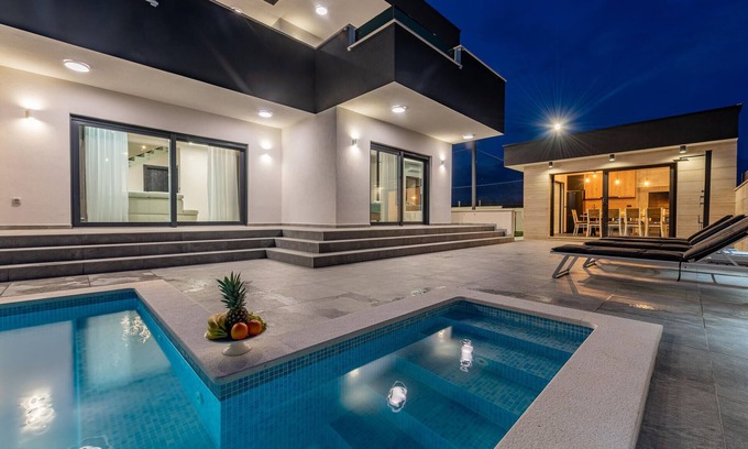 Murvica House | Stunning home in Murvica