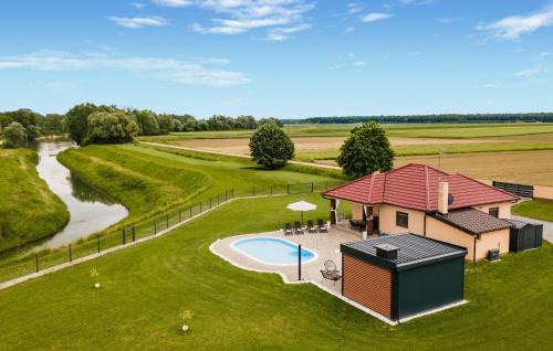 Pitomaca House | Stunning Home In Pitomaca With Wifi