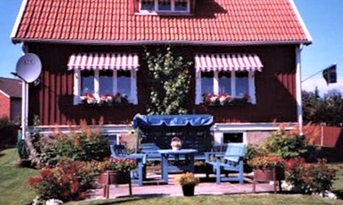 Hallevik House | Stunning home in Sölvesborg with 2 Bedrooms, WiFi and Sauna