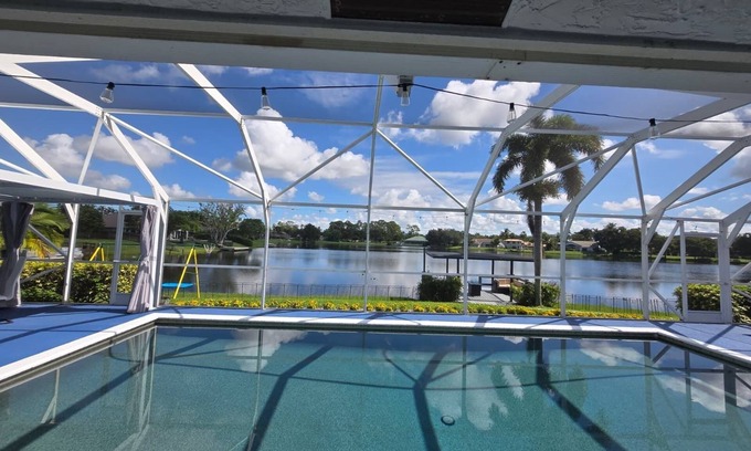 Greenview Shores House | Stunning House with Beautiful Lake. Wellington. Florida