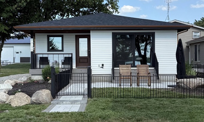 Fremont House | Stunning Lakefront Retreat on Peaceful Lake Pleasant