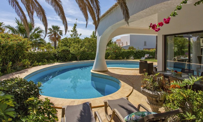 Albufeira Villa | Stunning, large villa with beautiful sea views, enclosed gardens
