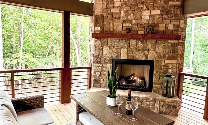Ellijay Cabin | Stunning Luxe cabin w/hot tub, indoor & outdoor fireplace