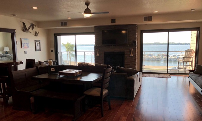 Detroit Lakes Condo | Stunning Luxury Condo in the heart of Detroit Lakes!