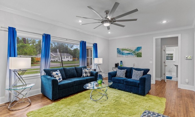Forest Hills House | Stunning Modern 4 Bedroom House Center of Wilmington-NO cleaning fee!
