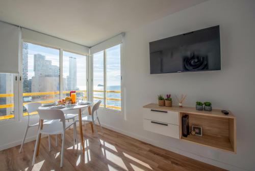 Benidorm Apartment | Stunning New Apt, Beach 1min, 2BR, Parking