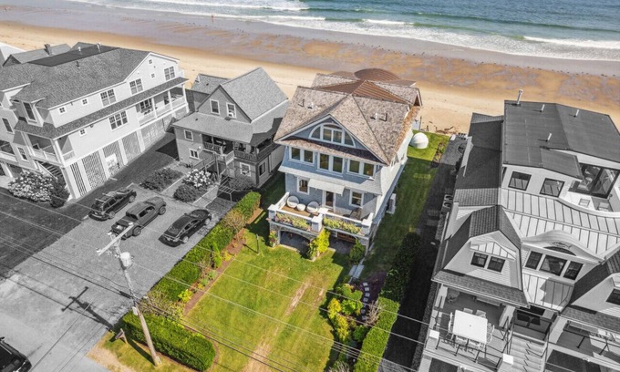 Ogunquit - Wells House | Stunning Oceanfront Home on Private Moody Beach!
