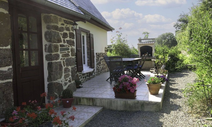 Sourdeval-les-Bois House | Stunning private villa for 4 people with WIFI, TV, terrace, pets allowed and parking